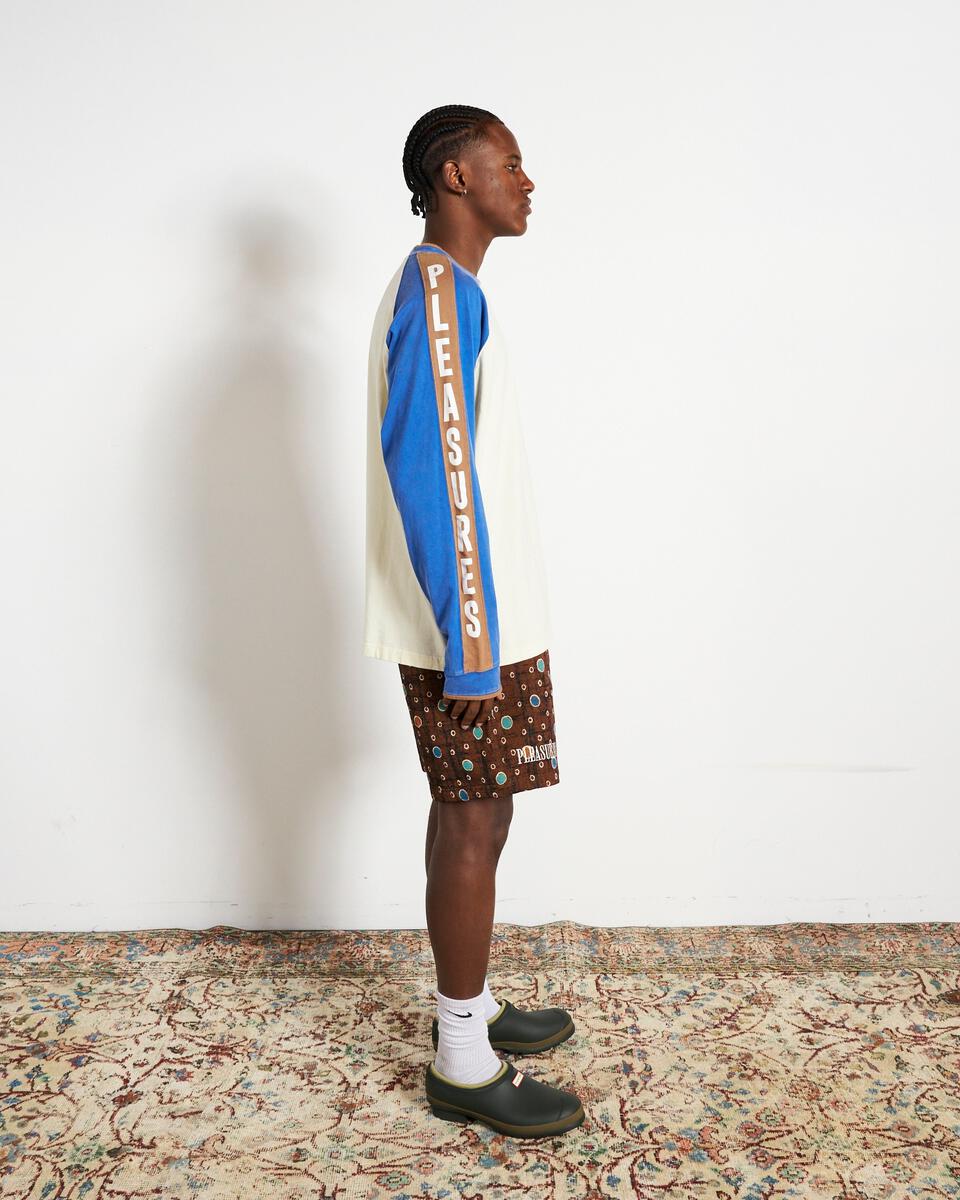PLEASURES TECHNO RAGLAN LONG SLEEVE - OFF WHITE