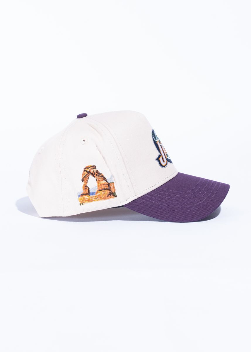 Reference Jazmoth - Cream/Purple